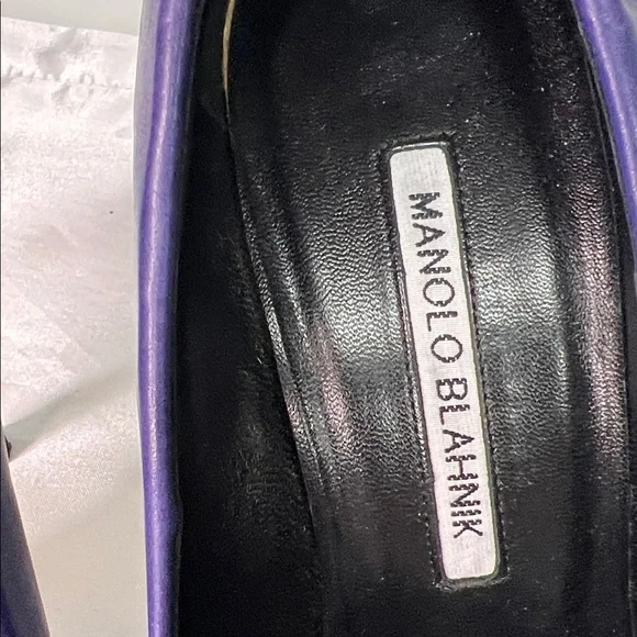 Manolo Blahnik Black and Blue Heels - Picture 3 of 10